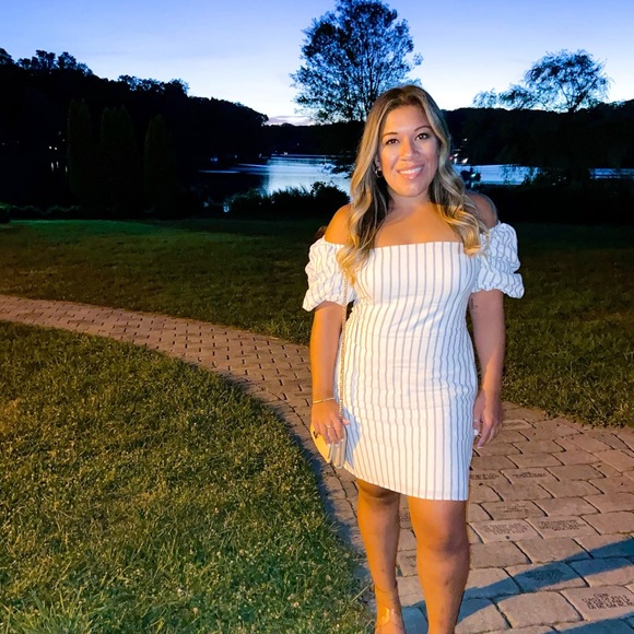 Meet Your Posher, Emily - Picture 8 of 8